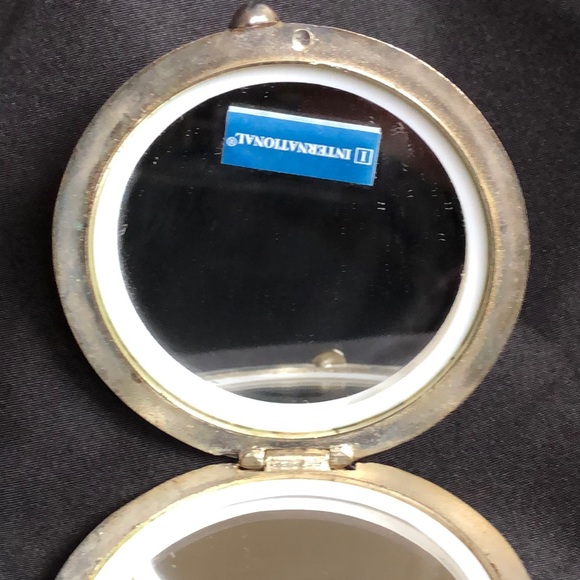 Silverplate Repousse Compact Mirror - Picture 9 of 12